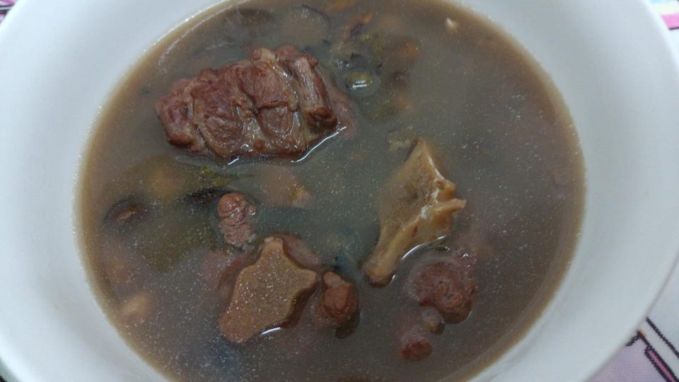 黑豆雜豆牛尾湯