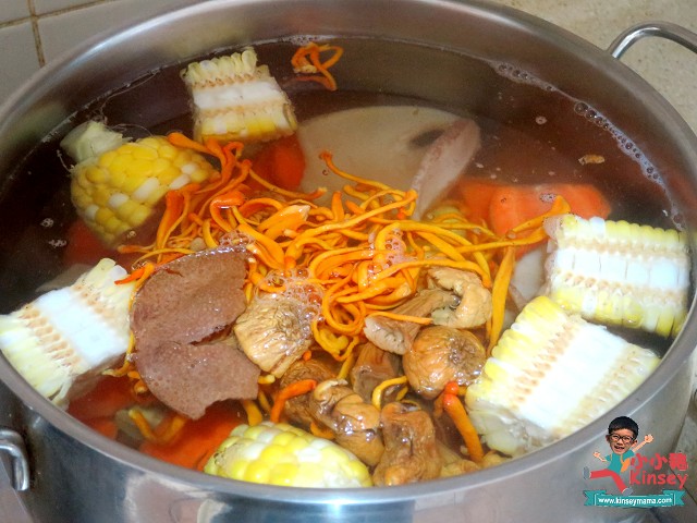 蟲草花姬松茸螺片排骨湯9