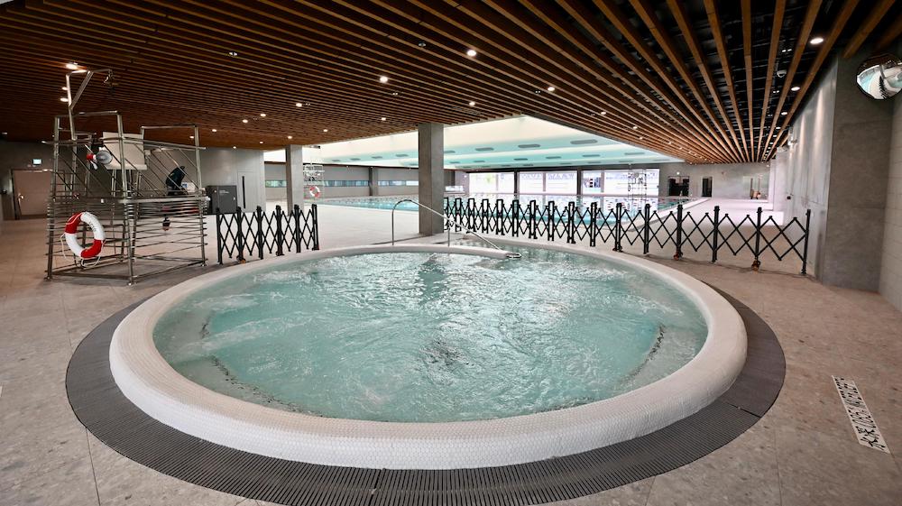 天秀路游泳池-按摩池