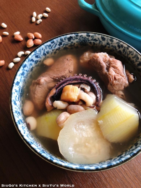 節瓜章魚花生眉豆西施骨湯