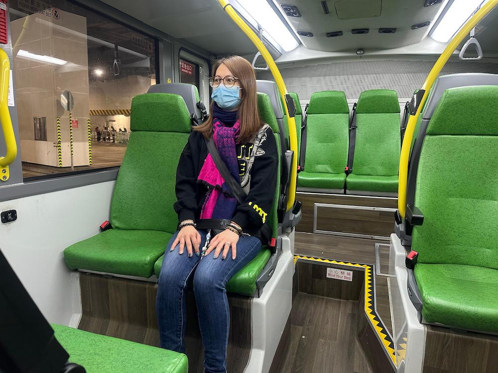 強制佩戴安全帶-巴士